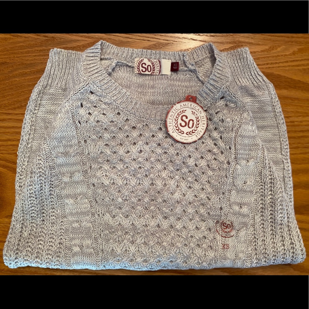 NWT Kohl’s XS Gorgeous Gray Sweater 😊✨